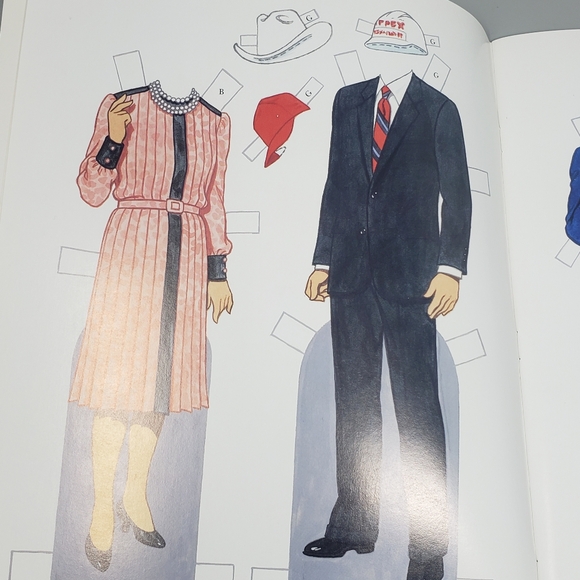 George Bush SR. & His Family Paper Dolls Book By Tom Tierney - Picture 4 of 10